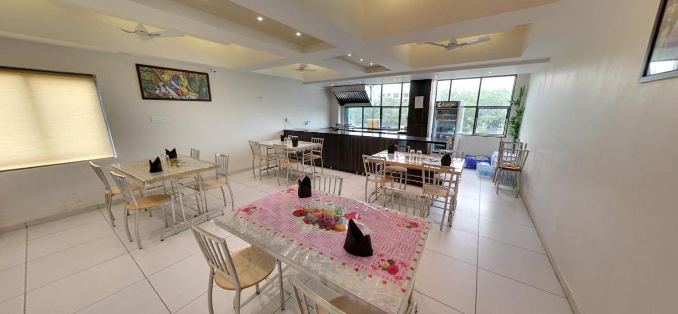 Hotel Best Velly Gandhinagar Esterno foto