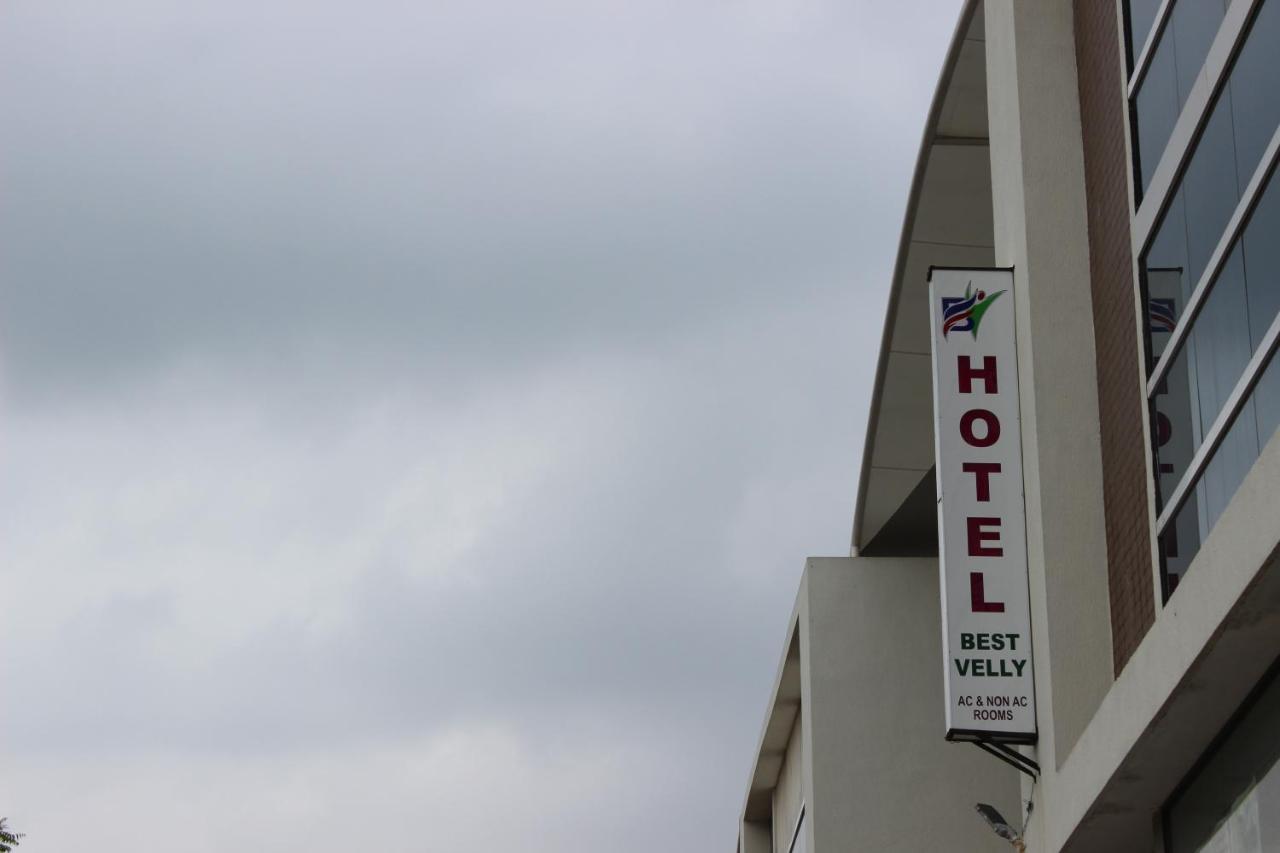Hotel Best Velly Gandhinagar Esterno foto