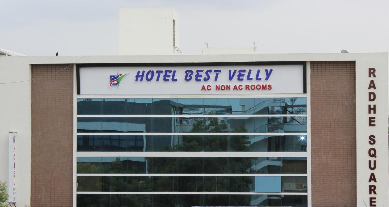 Hotel Best Velly Gandhinagar Esterno foto